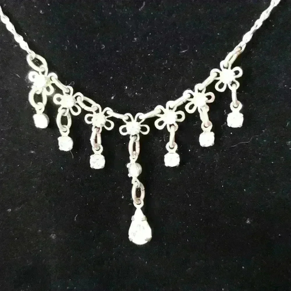 Avon Rhinestone necklace - Picture 2 of 2